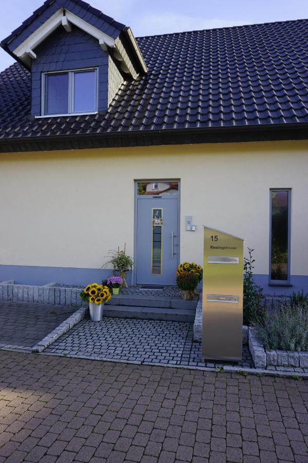 Rieslingstube Bei Britta & Joachim Apartment Undenheim Exterior photo